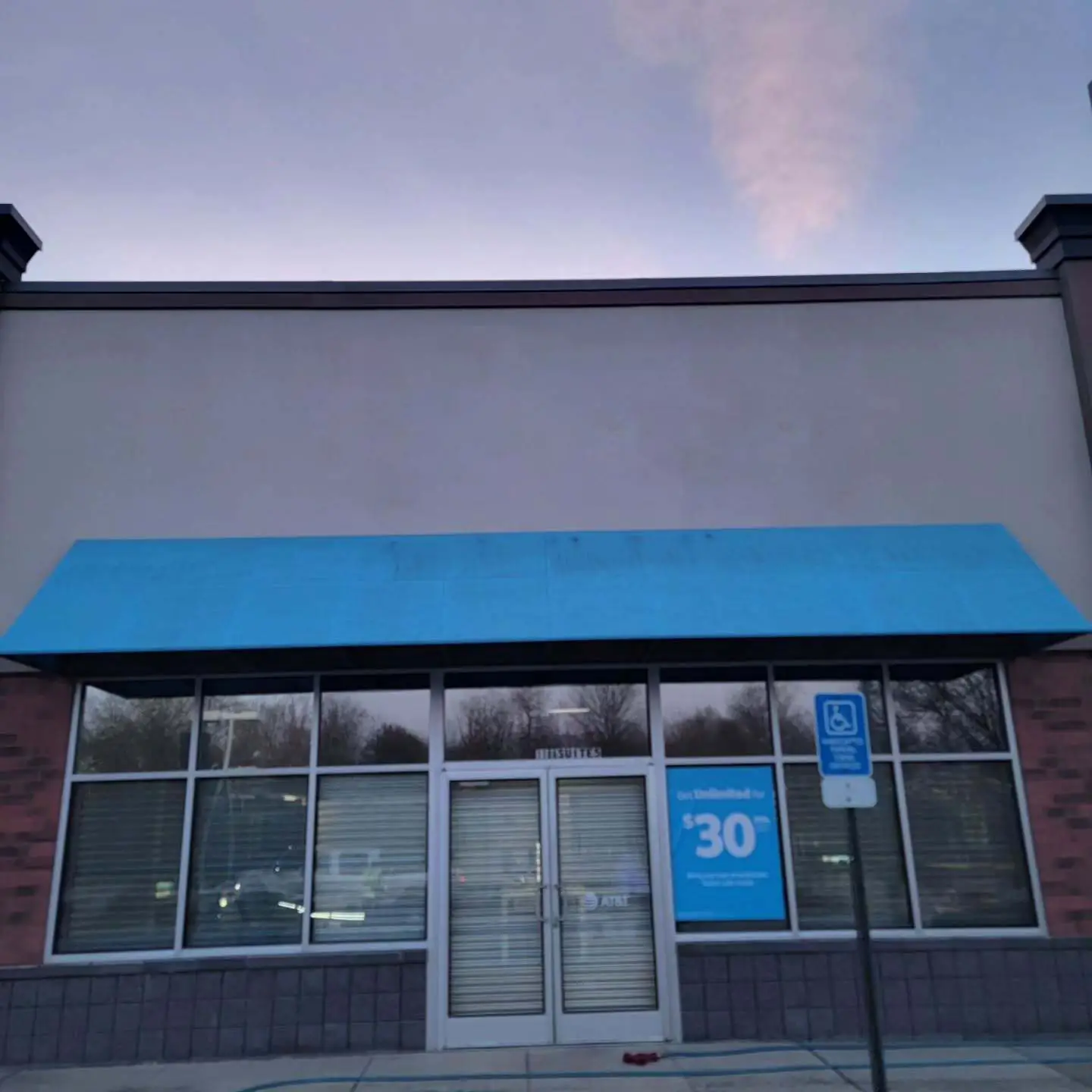 commercial pressure washing for businesses (1)